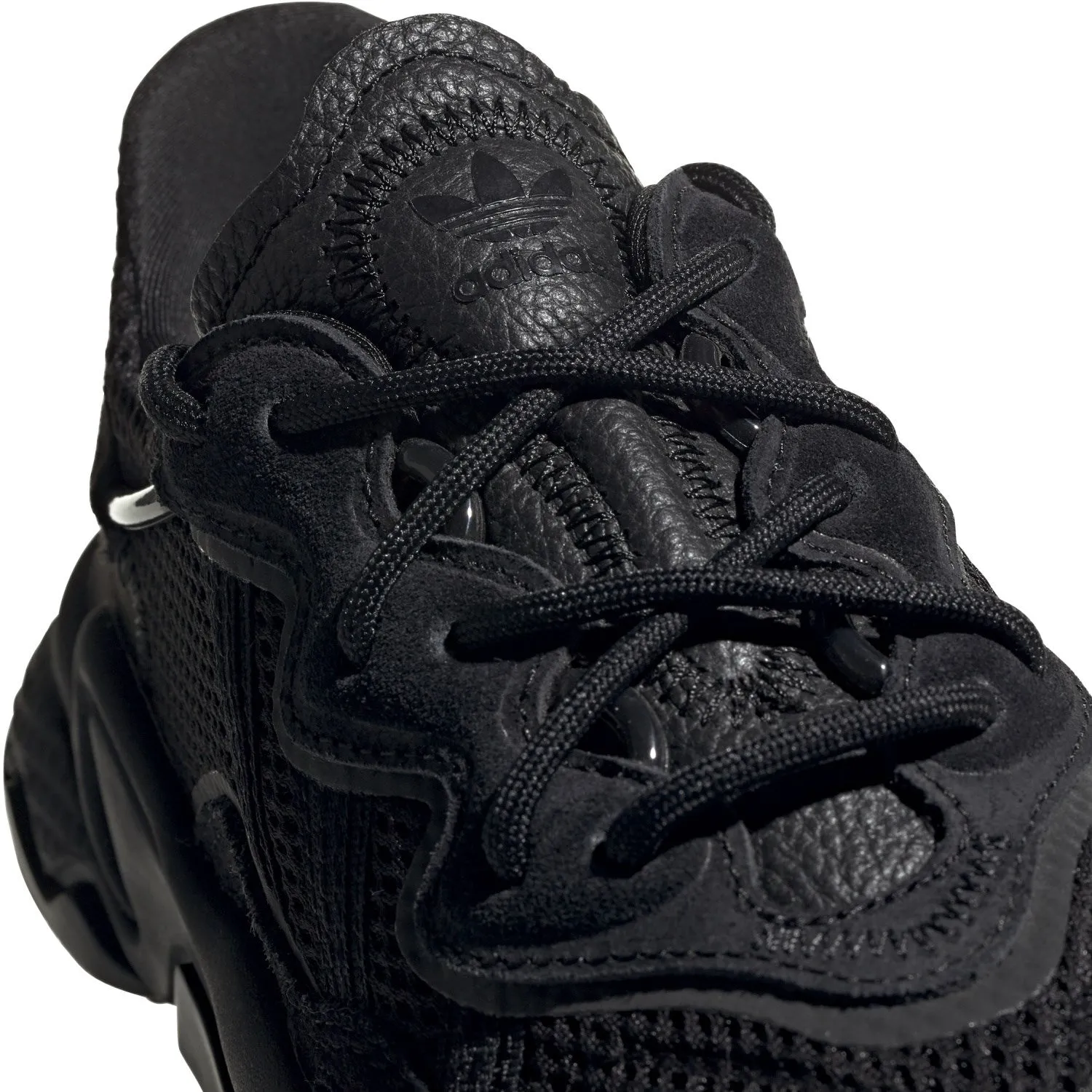 adidas Originals Core Schwarz/Core Schwarz/Spurengrau Metallic Ozweego J Sneakers
