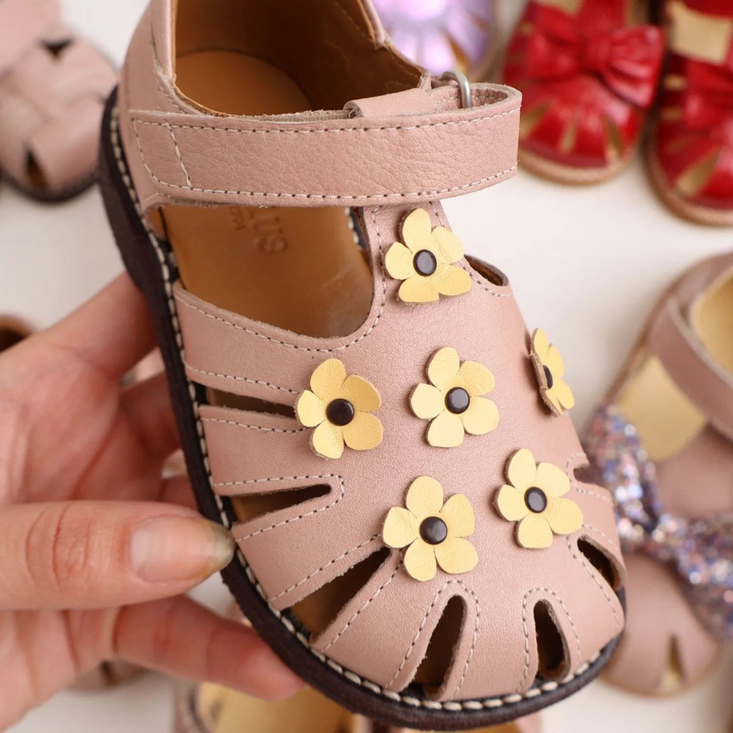 Angulus Rosebud/Mellow Yellow Sandal Mit Blumenapplikationen