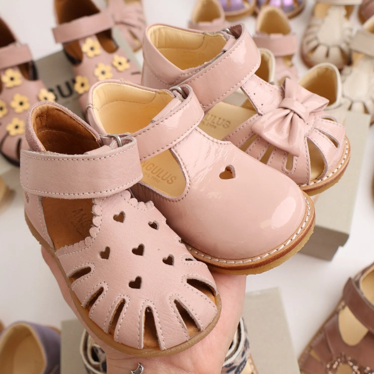 Angulus Rosebud/Rosebud Barnets Erster Sandalen mit ausgestanztem Herz-Muster