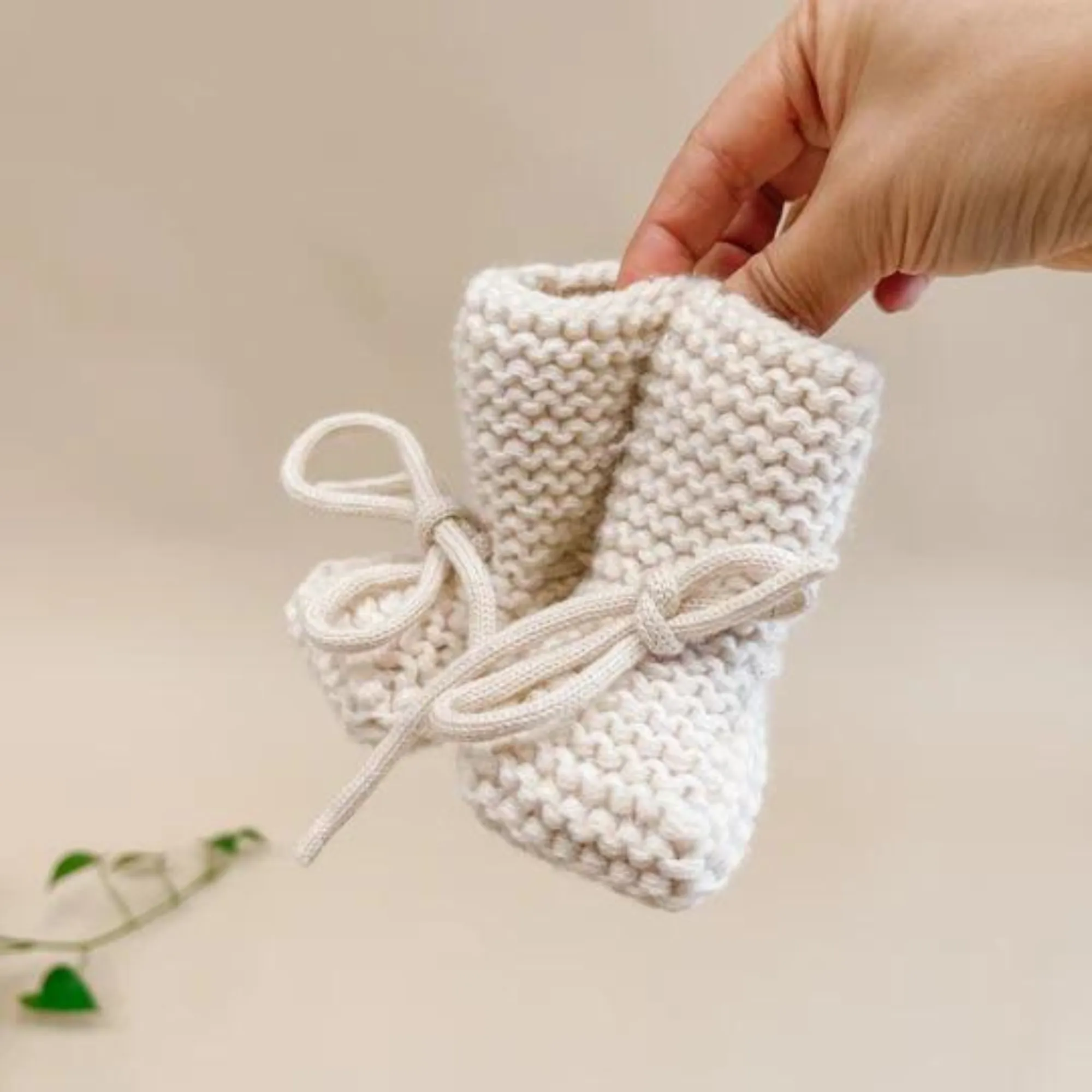 BELAN J Wollgestrickte Babyschuhe - Creme