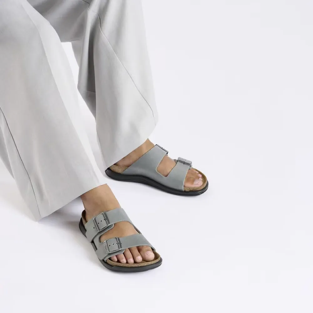 Birkenstock Damen Arizona Crosstown Robustes Ölleder-Sandalette in Basalt