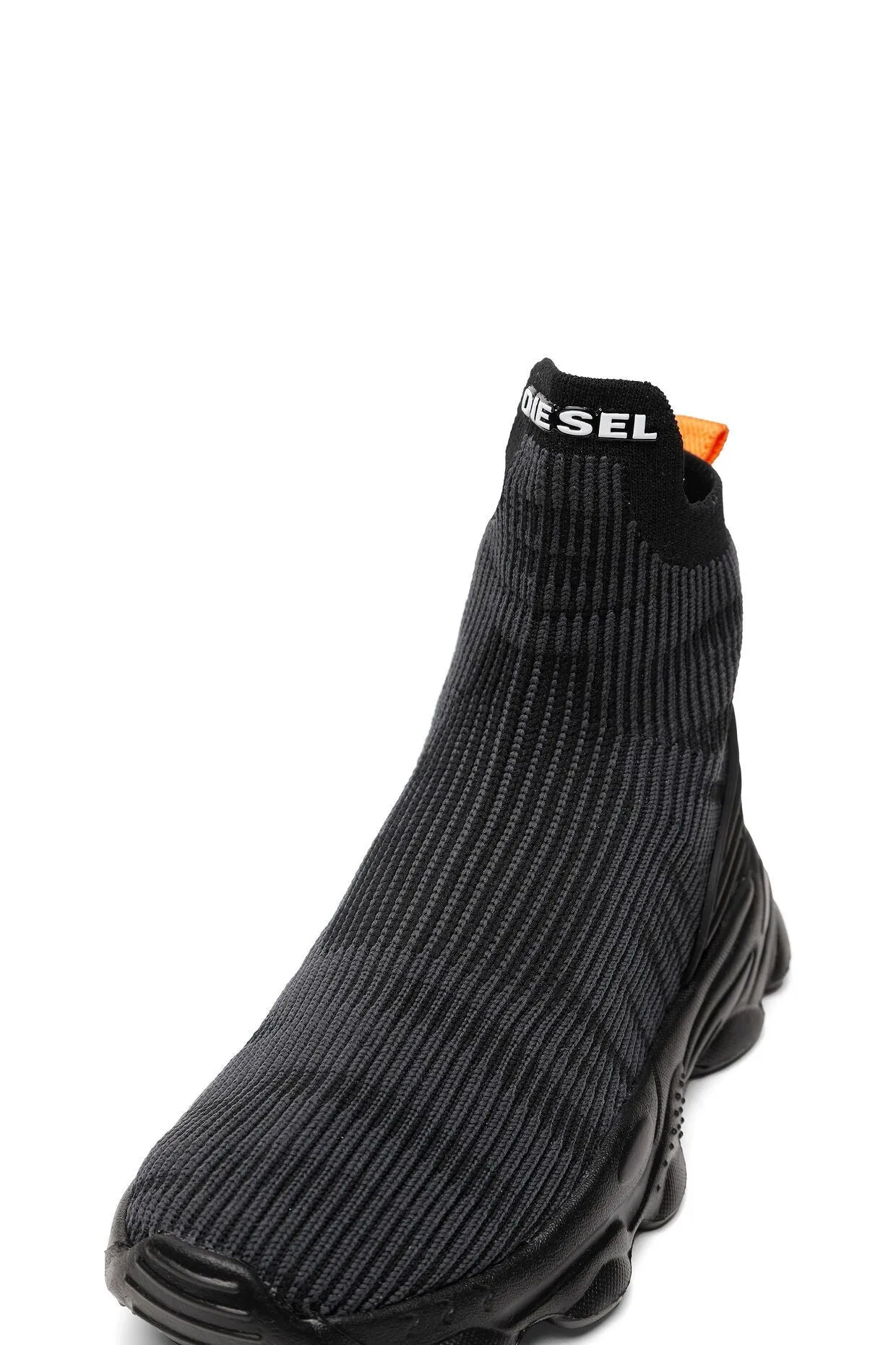 Schwarze Socken-Turnschuhe