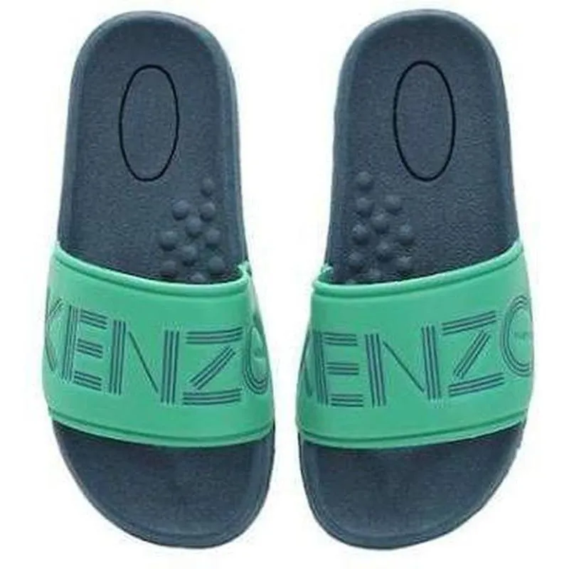 Jungen Helle Grüne Schlappen
