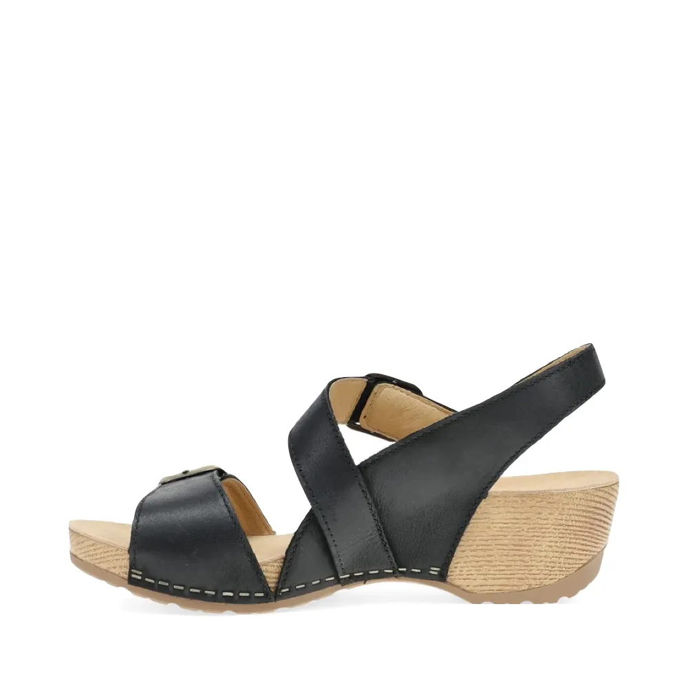 Dansko Damen Trinity Sandale mit Absatz in Schwarz Gebürstetem Nubuk