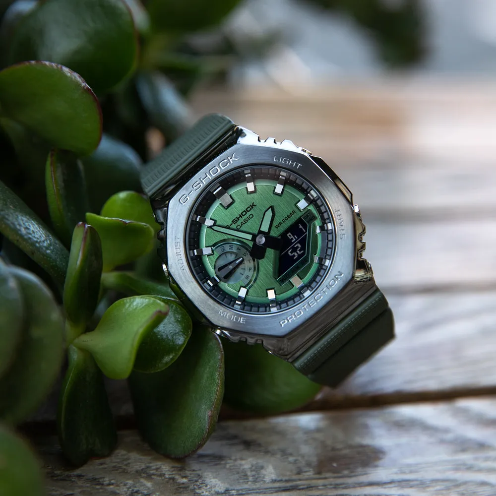 Digitale Damenuhren G-Shock GM2100B-3A Grüne Metallbeschichtung 'CasiOak'