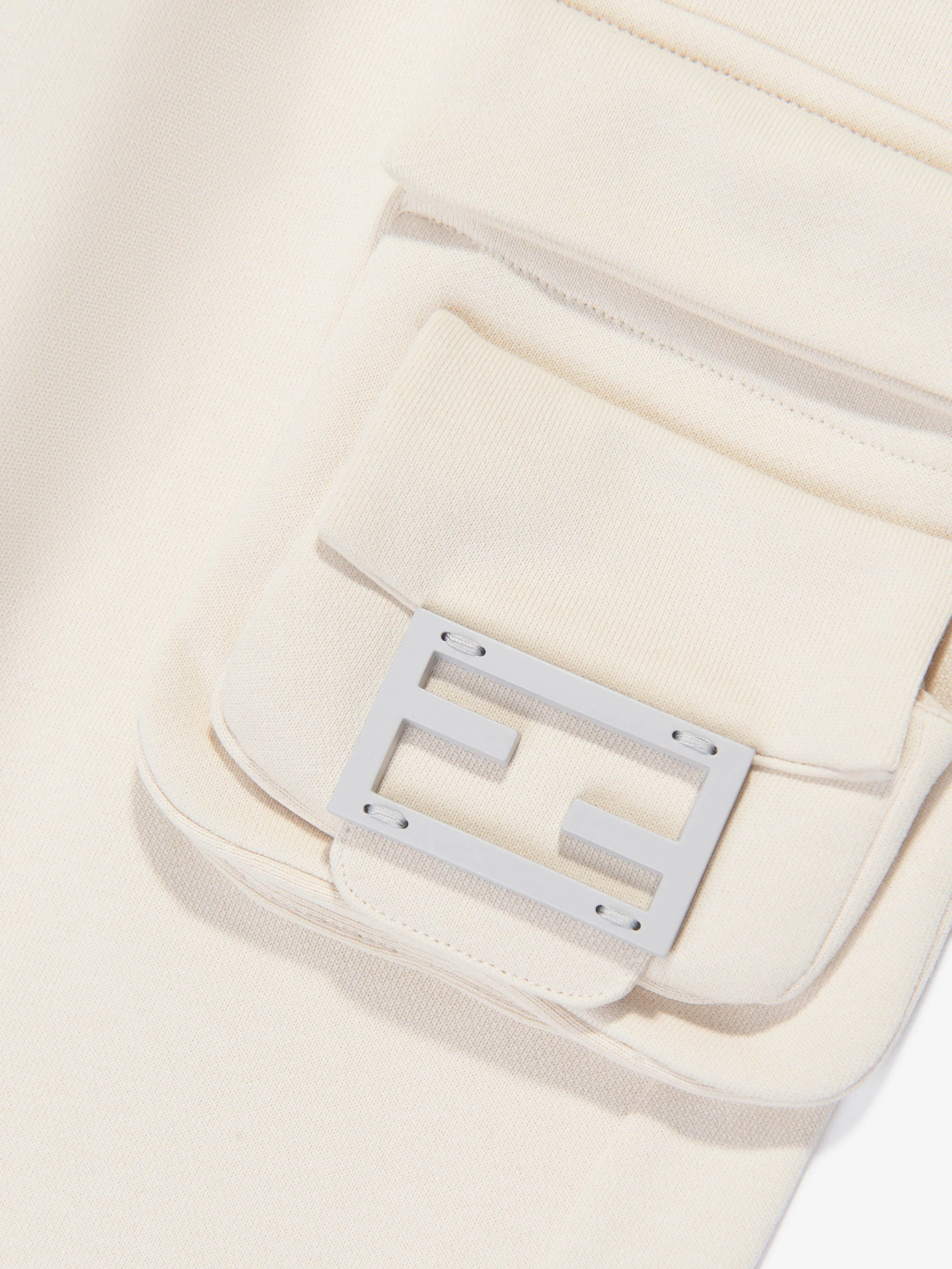 Fendi Girls Baguette-Hosentasche in Beige