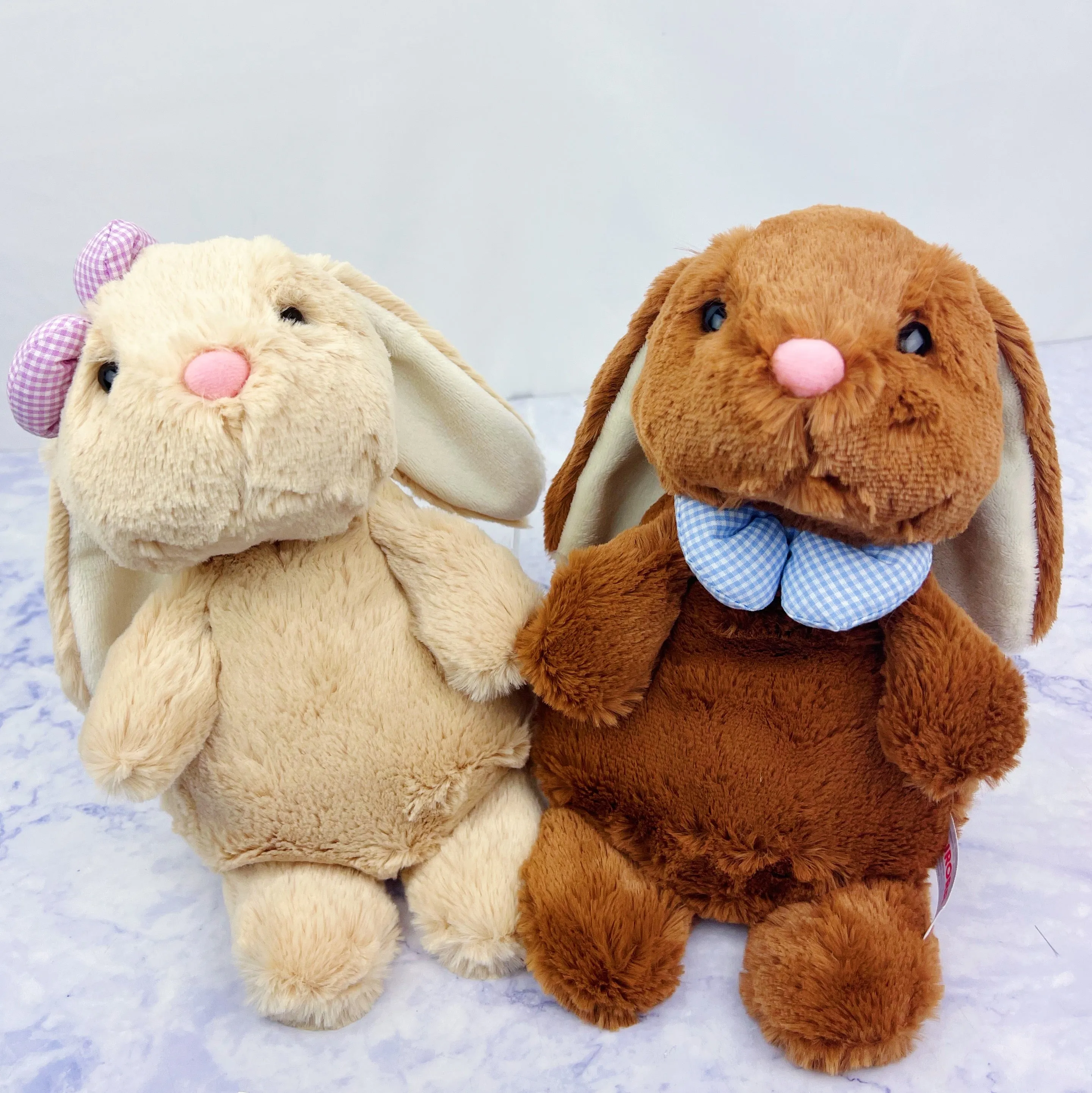 Gingham-Schleifen-Hase