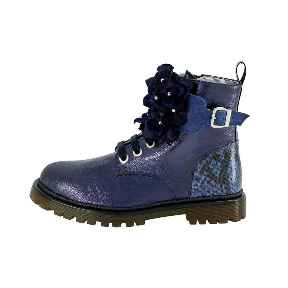 Mädchen Blaue Blumen Stiefel