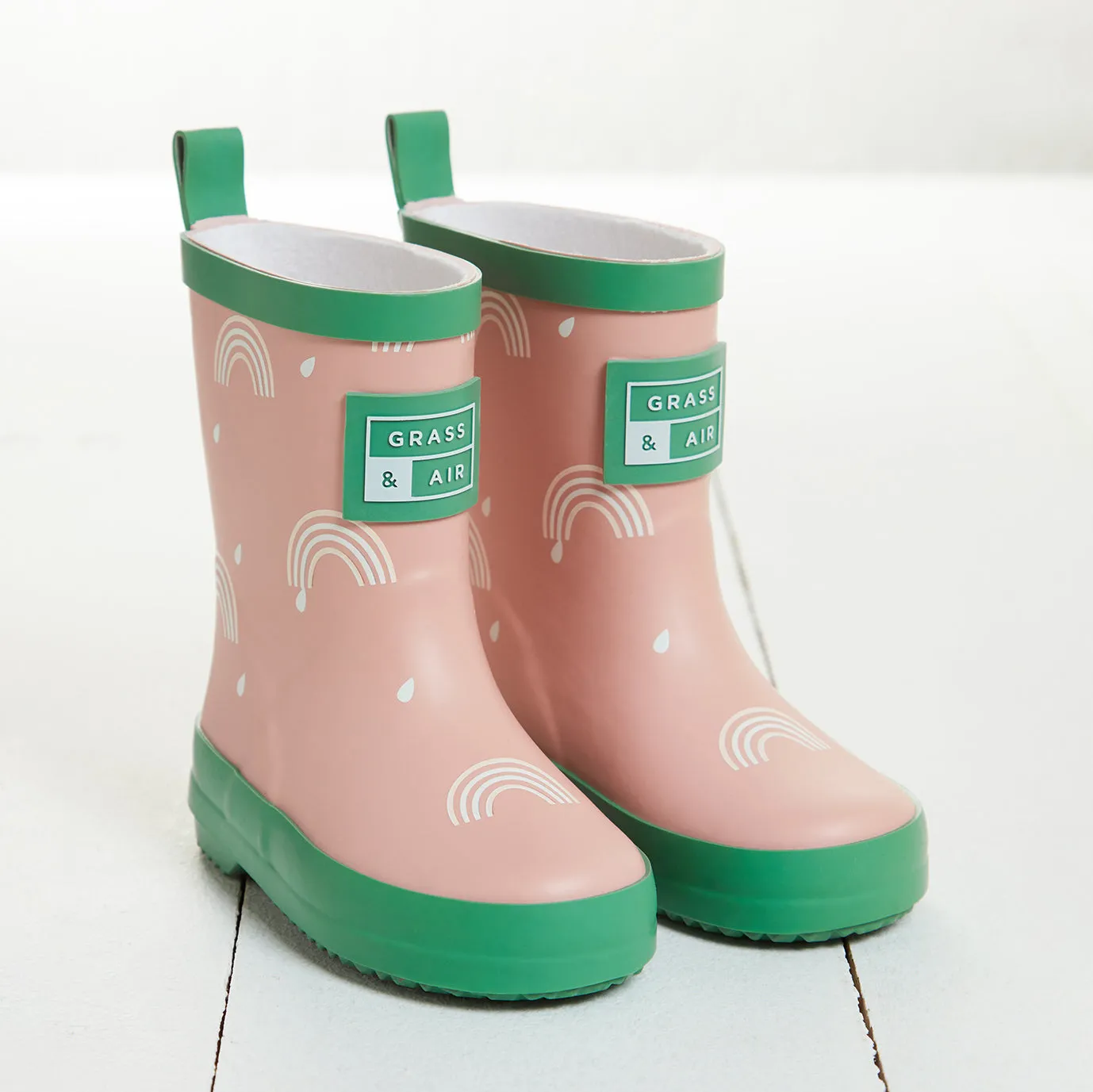 Gras & Luft Farbe Enthüllende Regenbogen-Gummistiefel