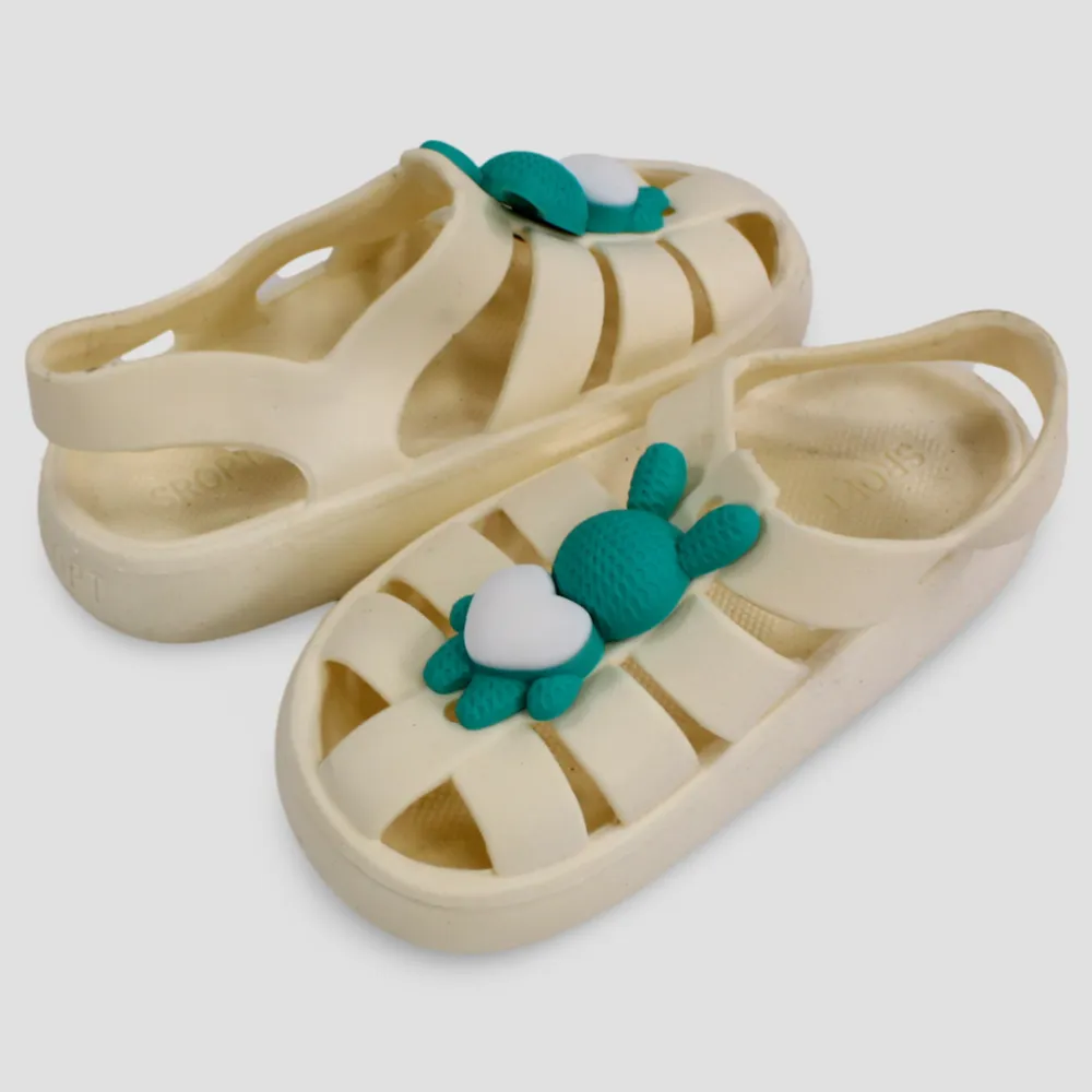 Grüne Häschensandalen