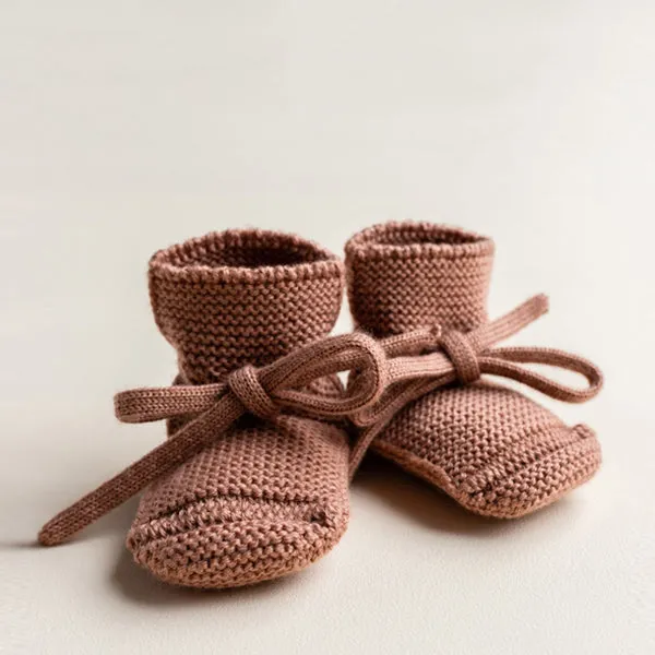 Weiße Gestrickte Stiefeletten – Terrakotta