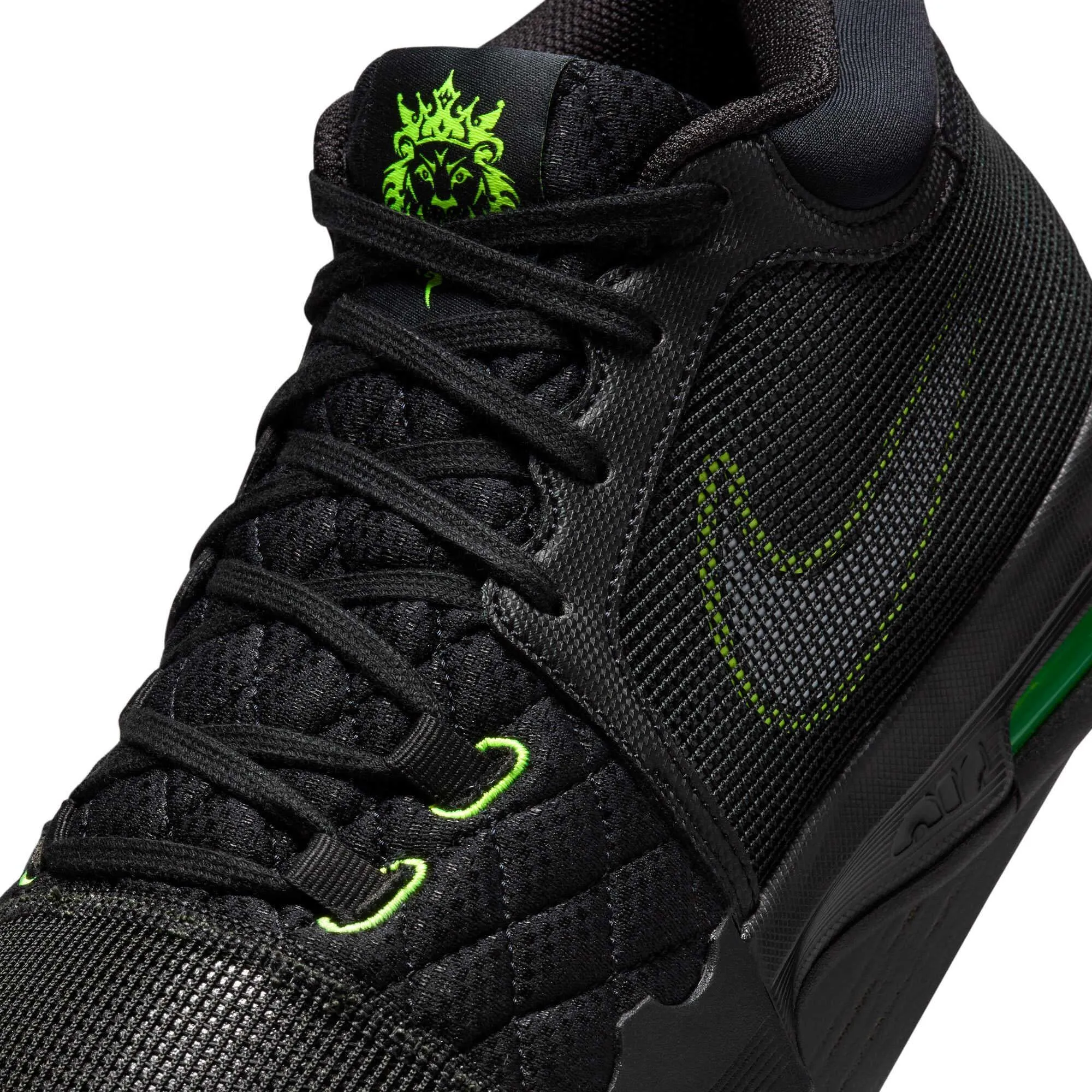 LeBron Witness 8 Herren-Basketballschuhe
