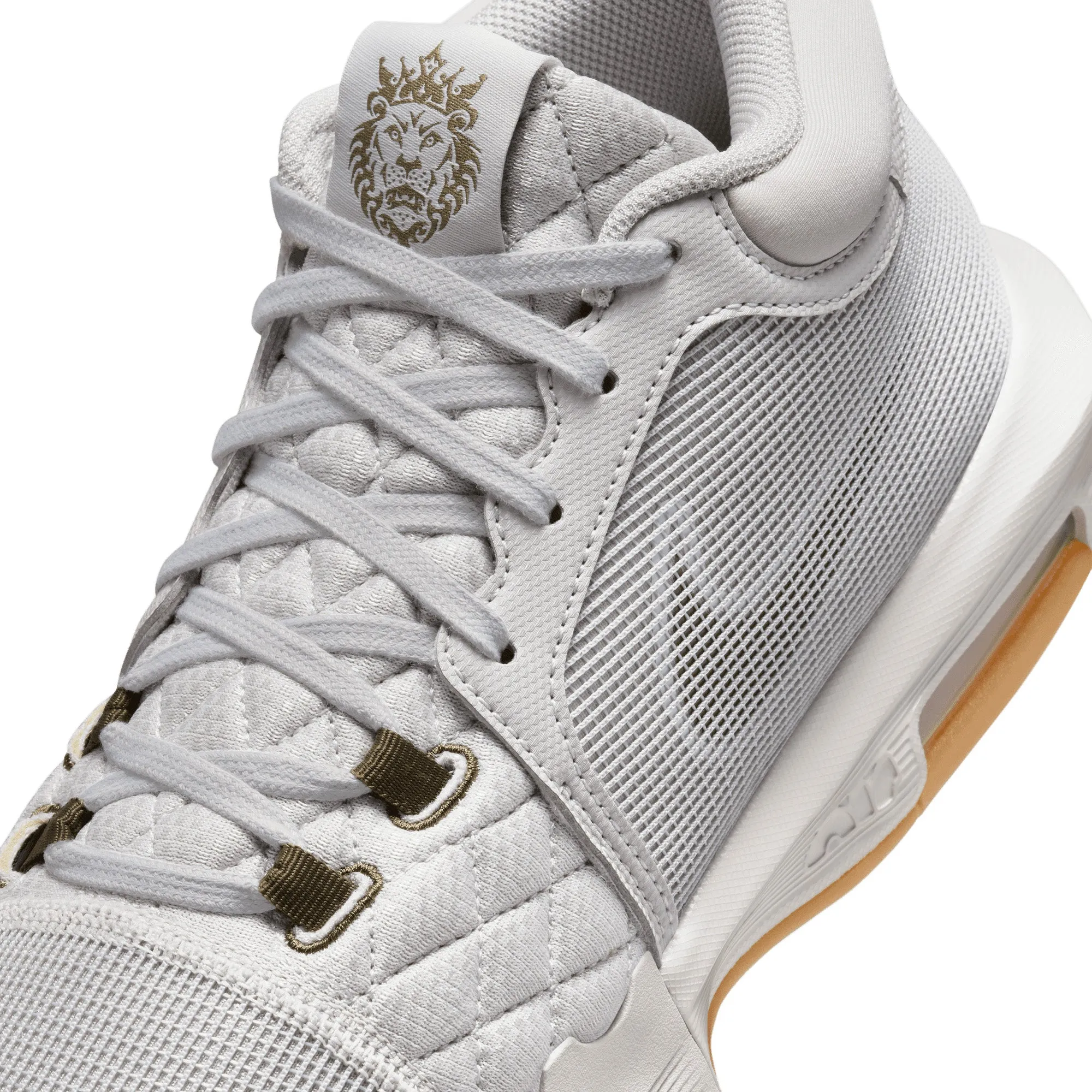 LeBron Witness 8 Herren-Basketballschuhe