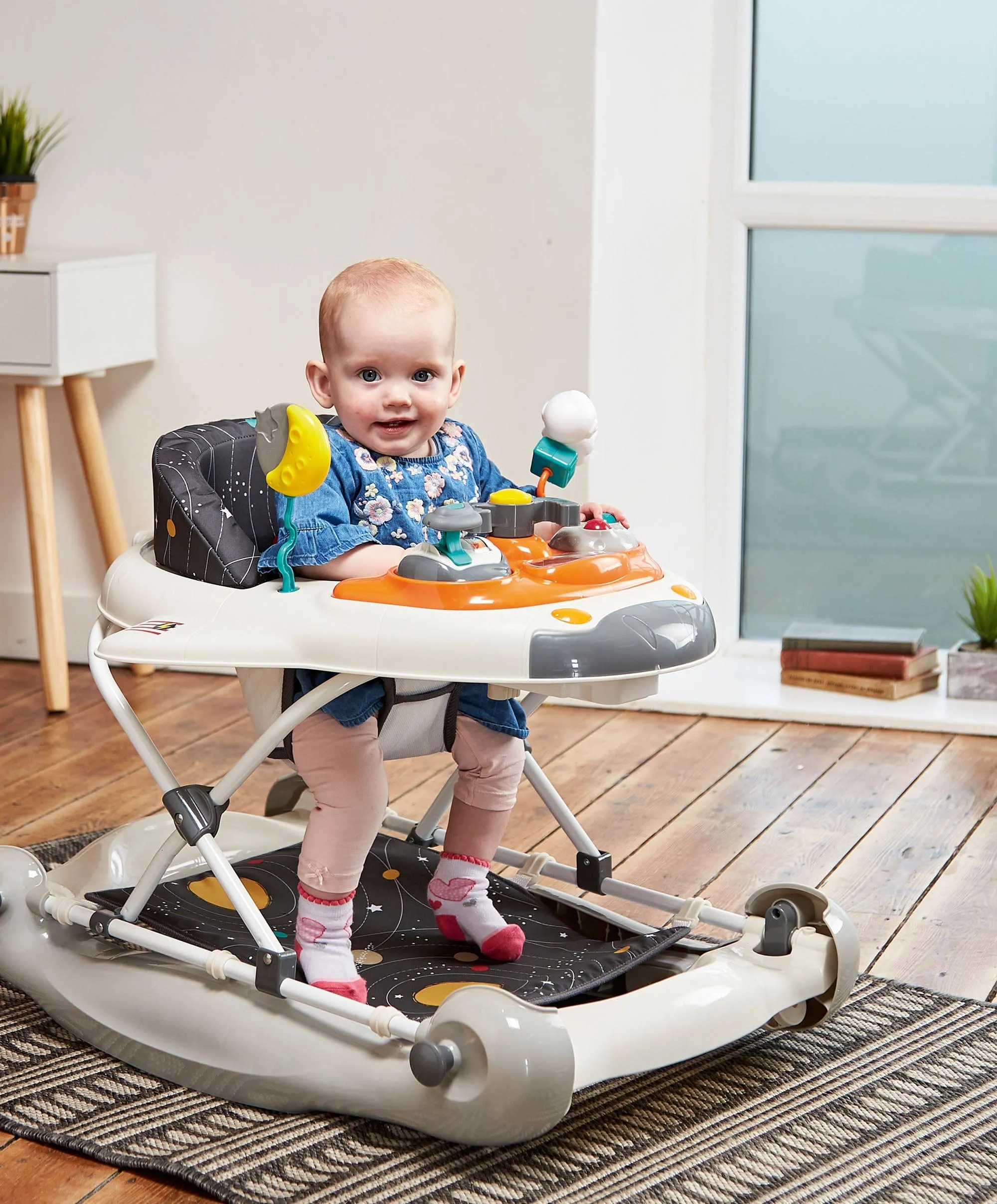Mychild® Space Shuttle 2 in 1 Babywippe und Lauflernhilfe