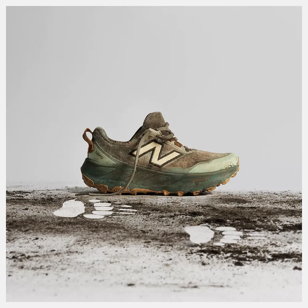New Balance Damen Fresh Foam X Hierro v9 Sneaker in Kalk mit Dunklem Wacholder