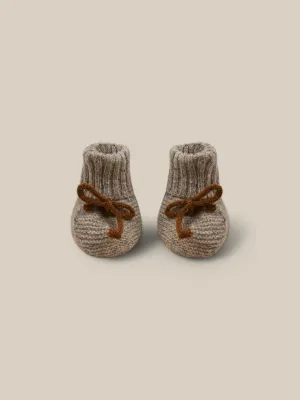 Haferflocken-Wollstiefeletten mit Kastanienbändern