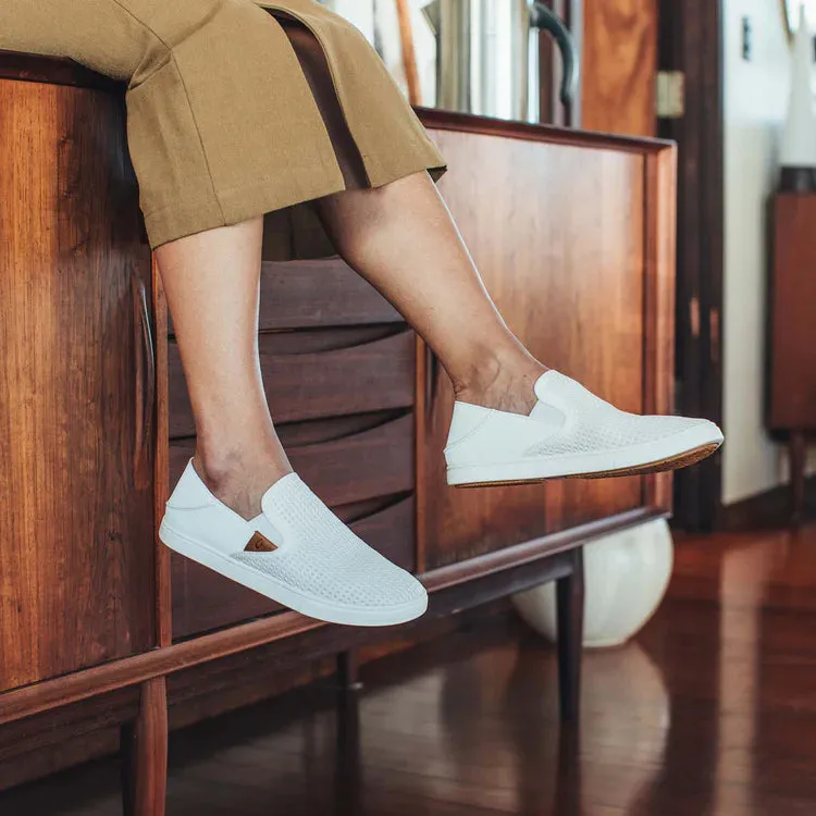 OluKai Damen Pehuea Mesh Slip-On in strahlendem Weiß