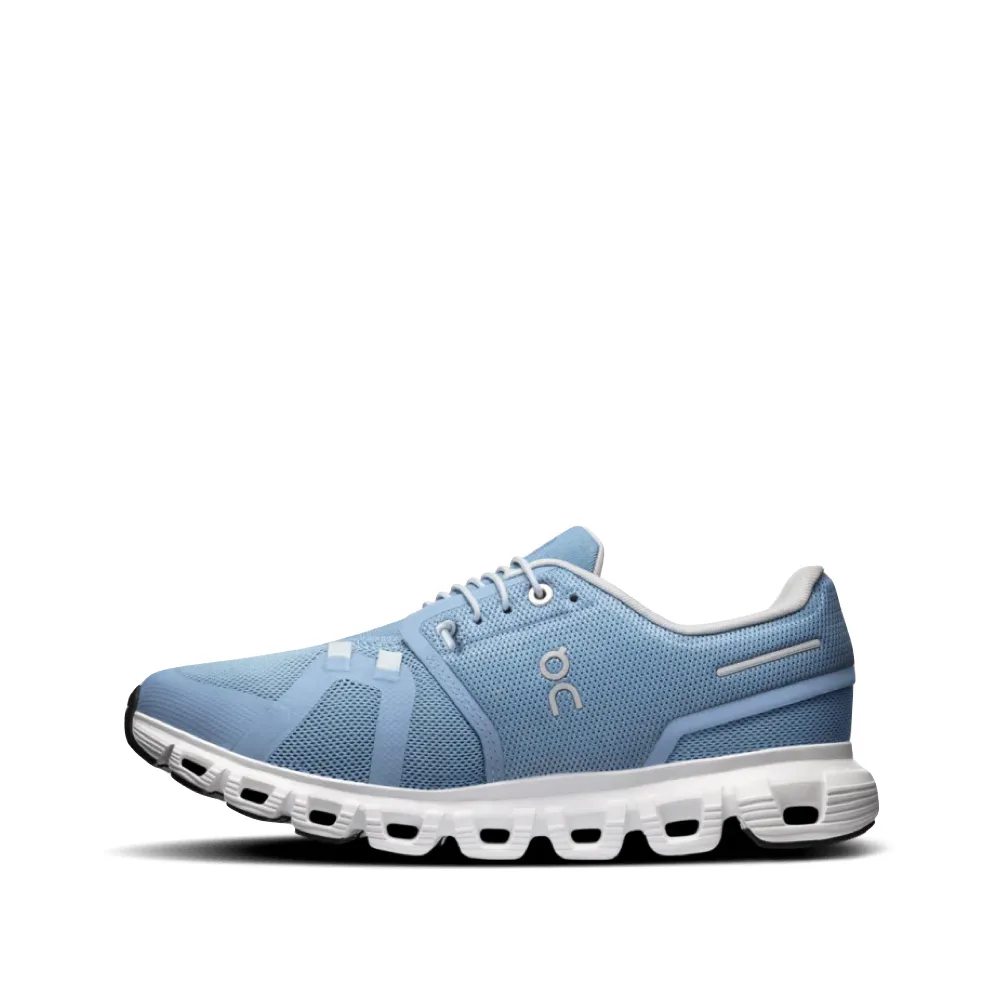 Zu den Women's Cloud 6 Sneakern in Chambray/Weiß