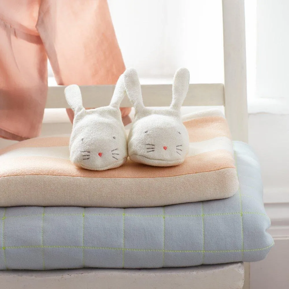 Pfirsich-Hasen-Baby-Stiefelchen