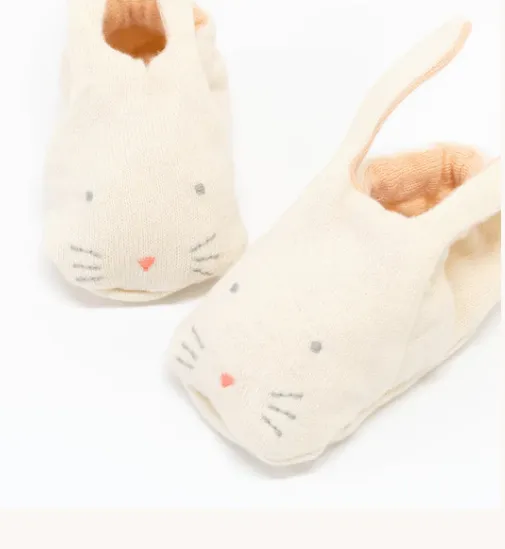 Pfirsich-Hasen-Baby-Stiefelchen