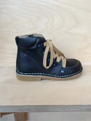 Petasil: Kent Wool Lining Boots - Grünes Leder