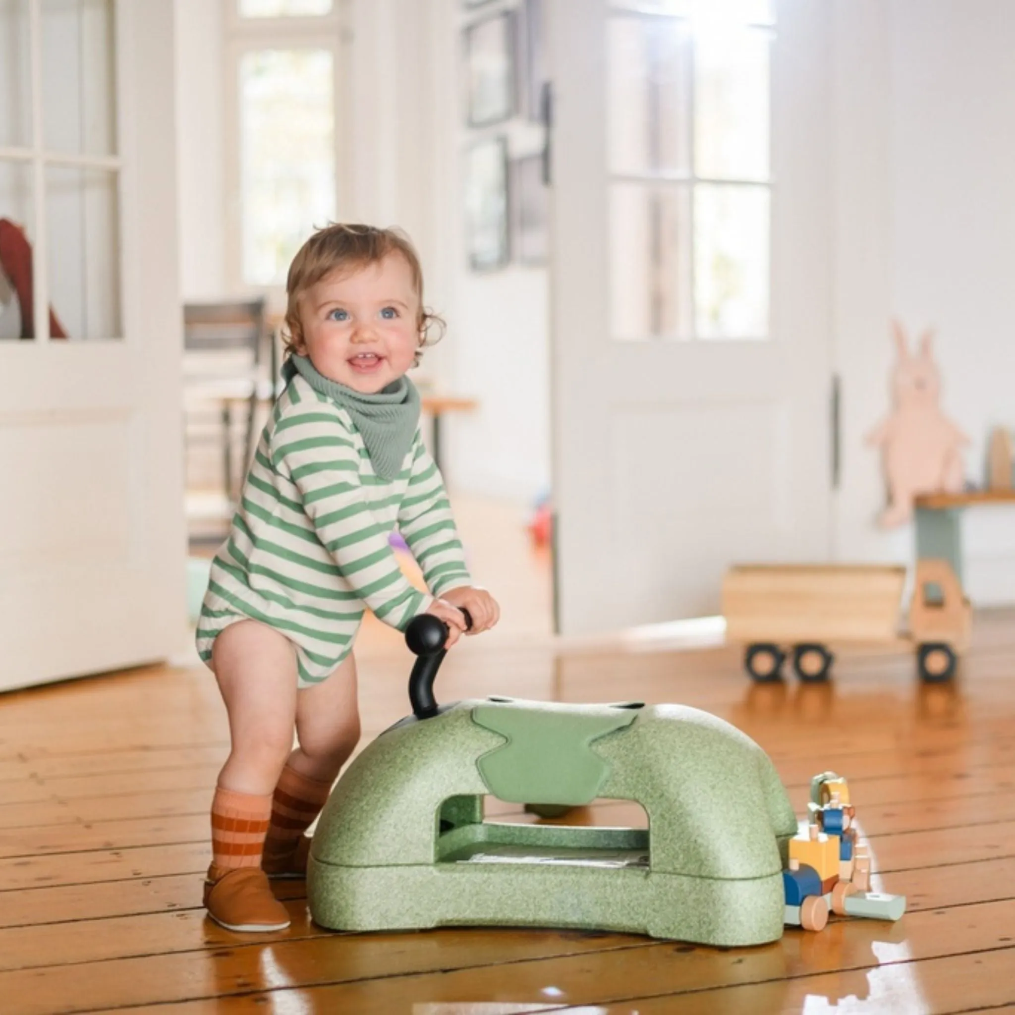 Scoot & Ride Mein erstes 3-in-1 Babywalker & Rutschauto - Olive