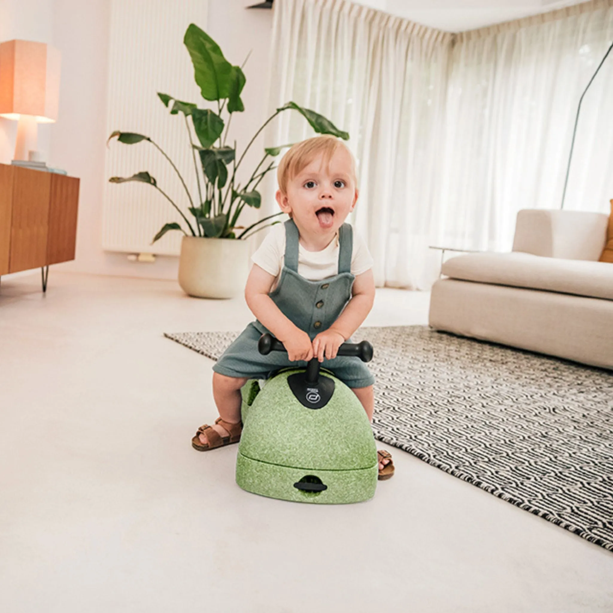 Scoot & Ride Mein erstes 3-in-1 Babywalker & Rutschauto - Olive