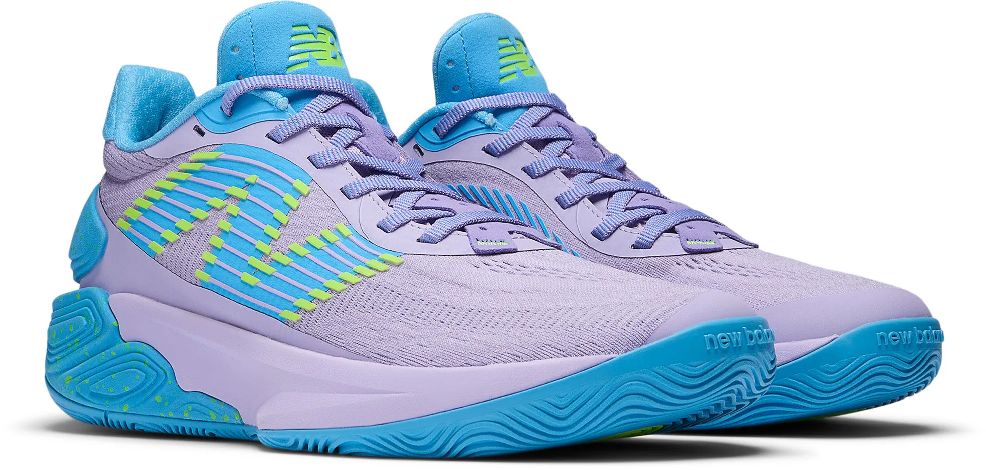 Zwei WXY V5 Herren-Basketballschuhe (Weite D)